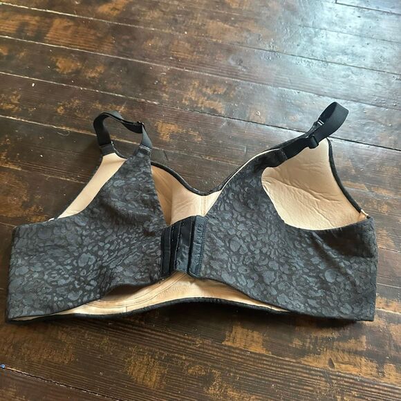 Cacique 42DD black lace full figure wireless bra - Picture 2 of 4